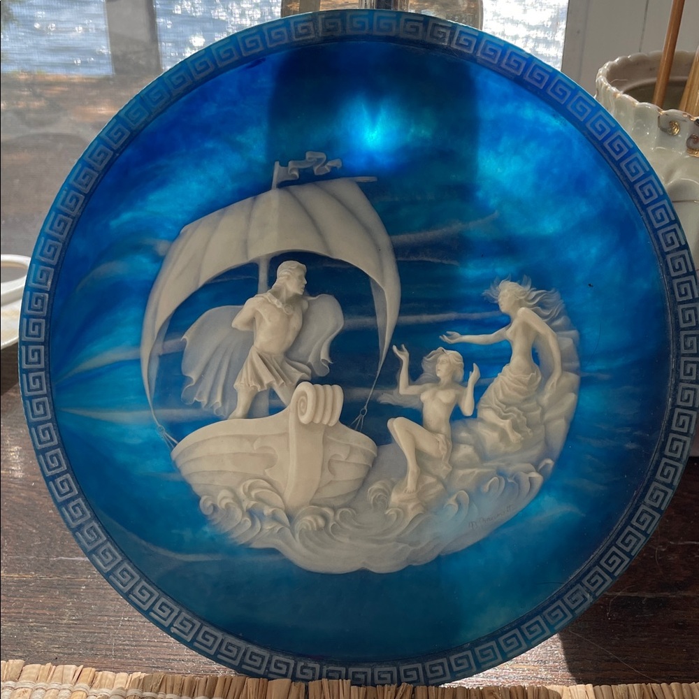 INCOLAY STUDIO 1985 CAMEO STONE DECORATIVE PLATE “The Sirens” 9” Azure blue